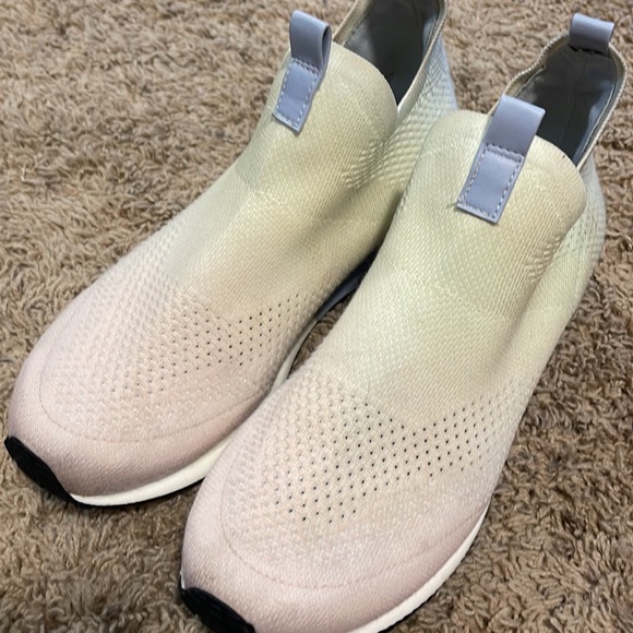 J/Slides gradient pastel tennis shoes, size 9 - Picture 13 of 13